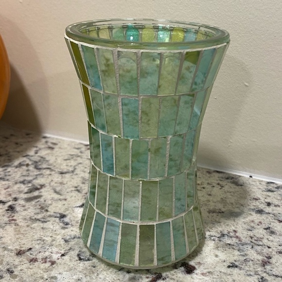 Shimmering Green Mosaic Tiles Holder- For Pens or toothbrushes - Picture 4 of 4